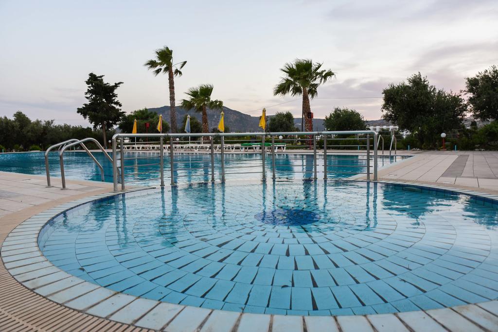 Chrysoula Hotel Kéfalos エクステリア 写真